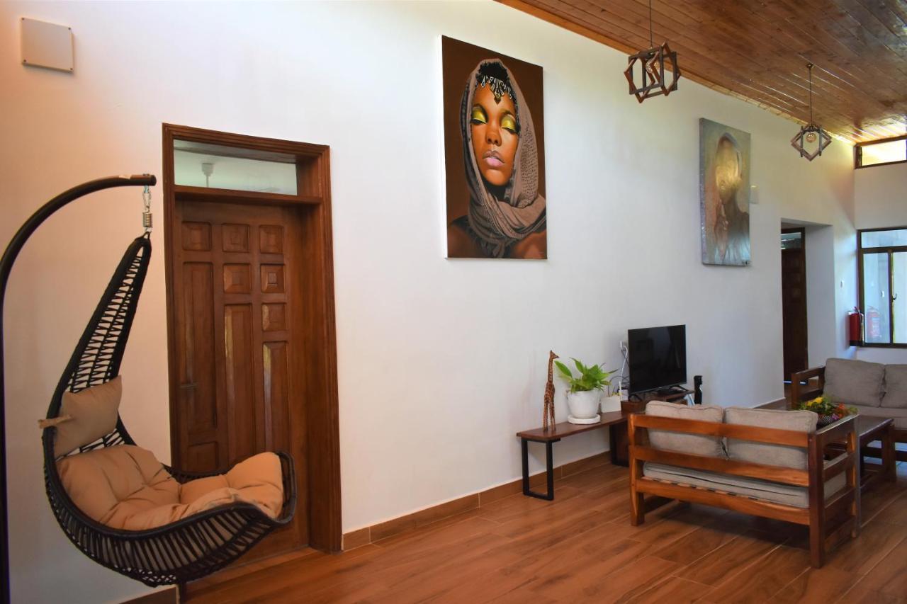 Private Backdoor Villa With Big Swimming Pool And Services Of Chef Included 迪亚尼海滩 外观 照片