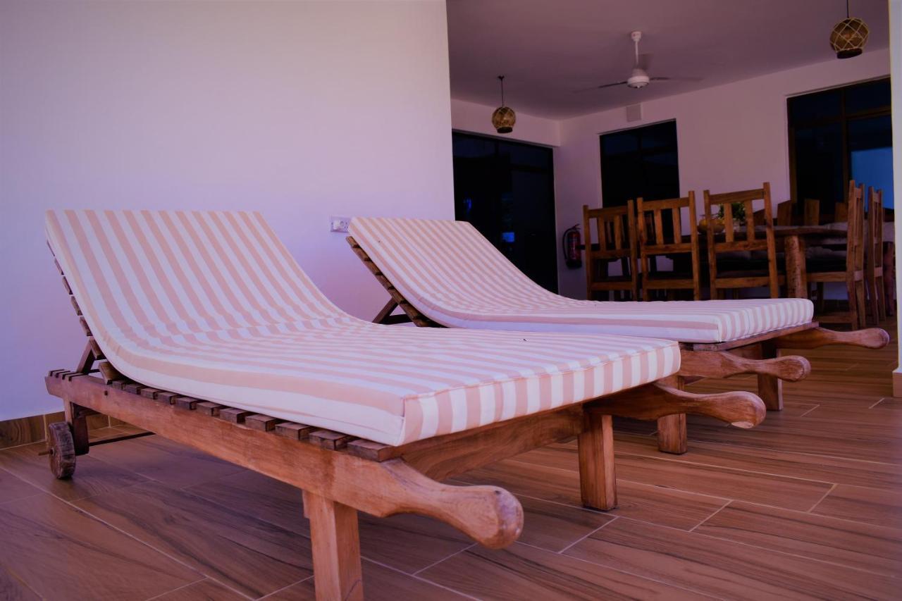Private Backdoor Villa With Big Swimming Pool And Services Of Chef Included 迪亚尼海滩 外观 照片