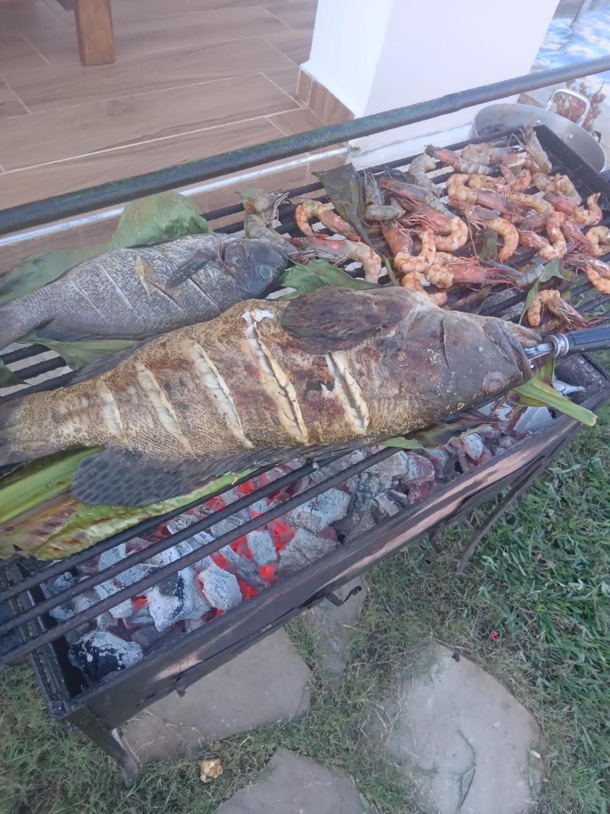 Private Backdoor Villa With Big Swimming Pool And Services Of Chef Included 迪亚尼海滩 外观 照片