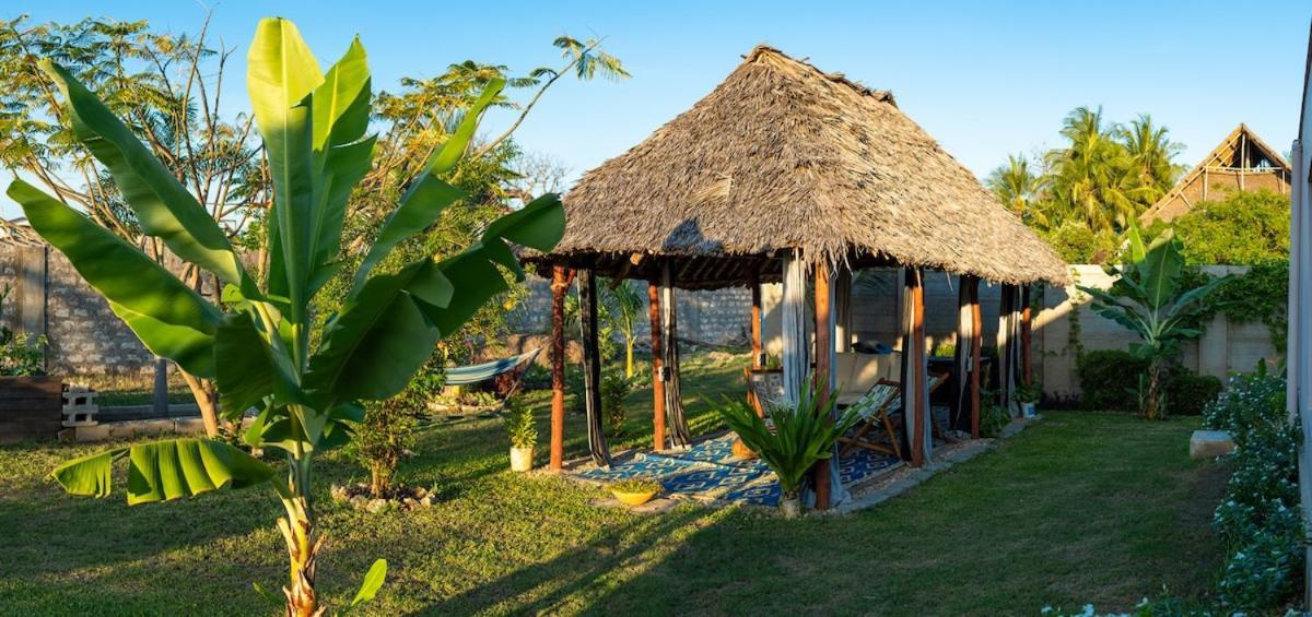 Private Backdoor Villa With Big Swimming Pool And Services Of Chef Included 迪亚尼海滩 外观 照片