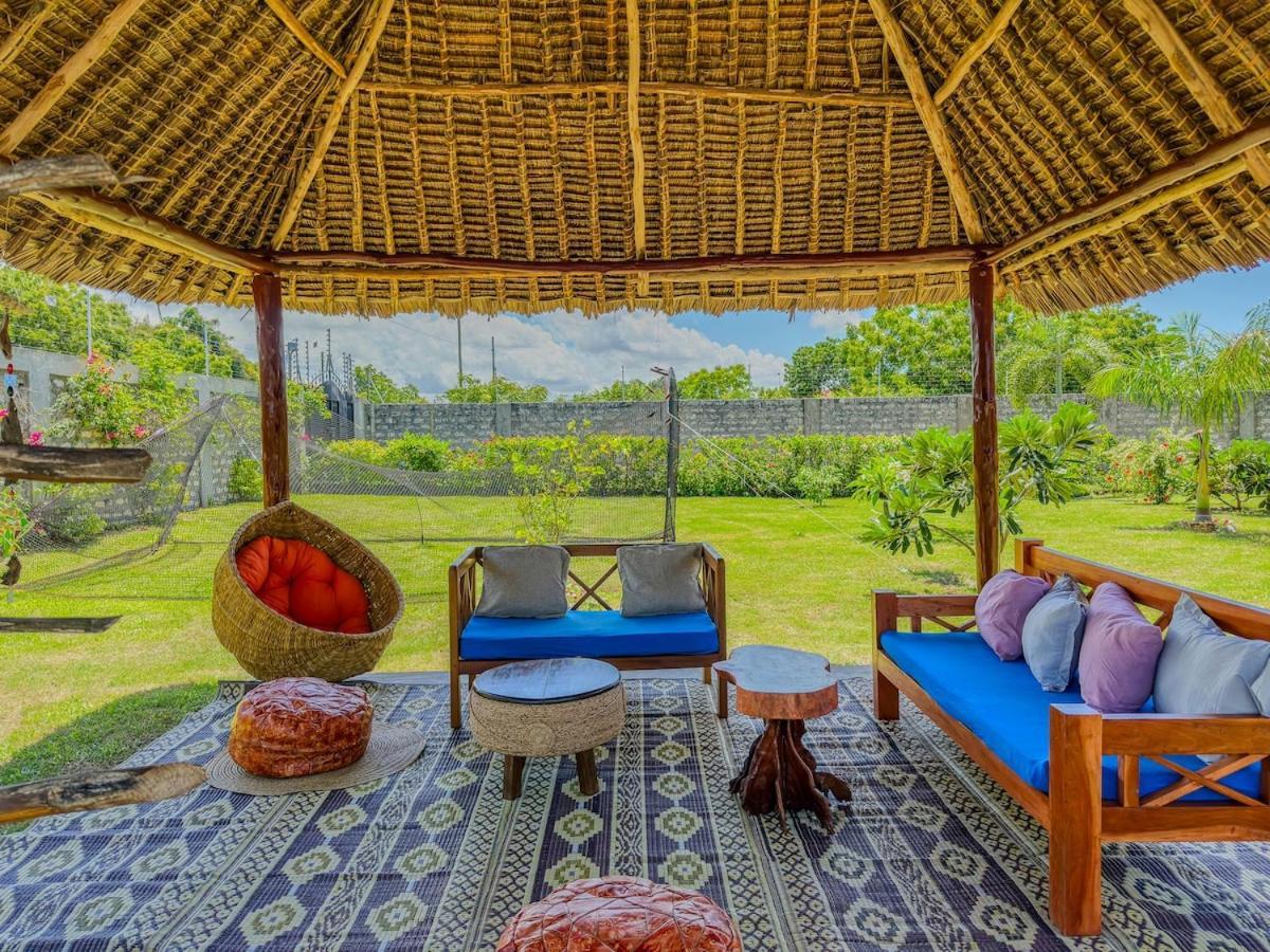 Private Backdoor Villa With Big Swimming Pool And Services Of Chef Included 迪亚尼海滩 外观 照片