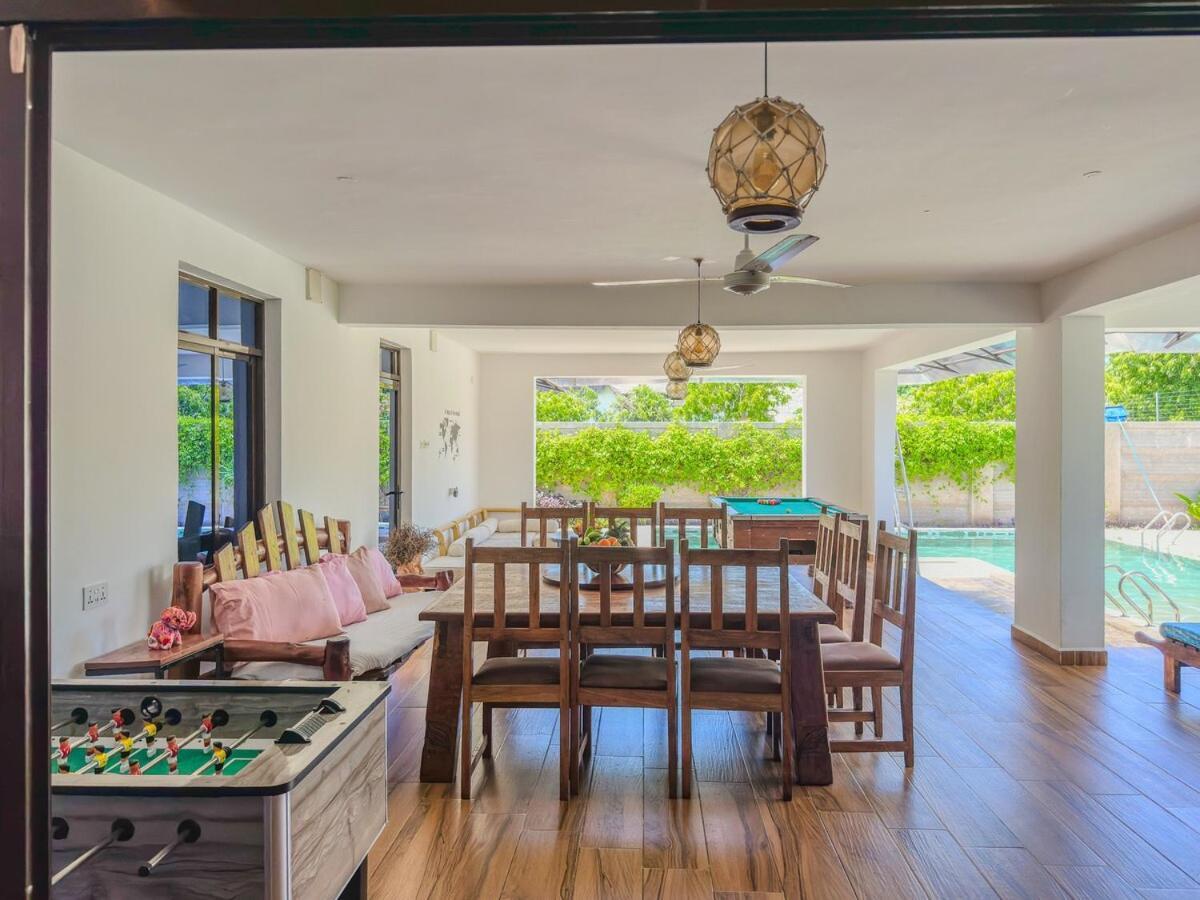 Private Backdoor Villa With Big Swimming Pool And Services Of Chef Included 迪亚尼海滩 外观 照片